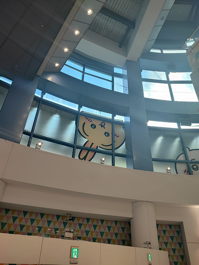 ちいかわパーク 天窓にうさぎさん