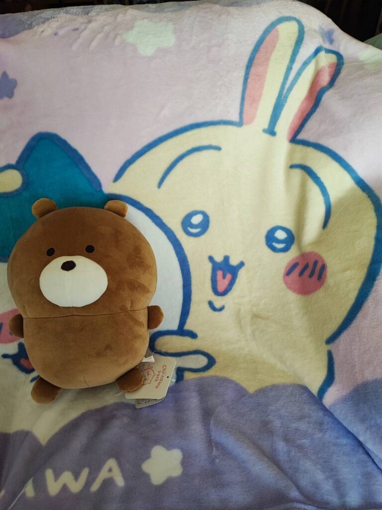 ちいかわ 超BIGマイヤーブランケットとクマ