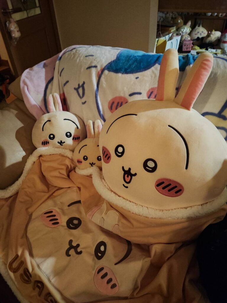 ちいかわ　うさぎ　ソファー