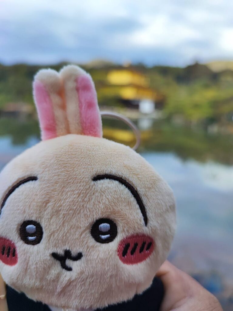 金閣寺とちいかわ　ちいかわ　おじさん