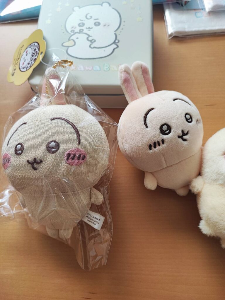ちいかわ　もぐもぐ本舗
ちりめんとノーマル　うさぎ　マスコット