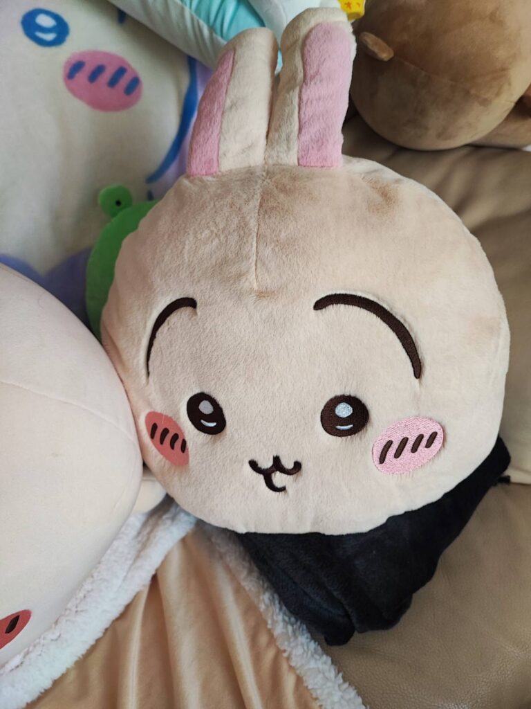 ちいかわ　ドームクッション　うさぎ